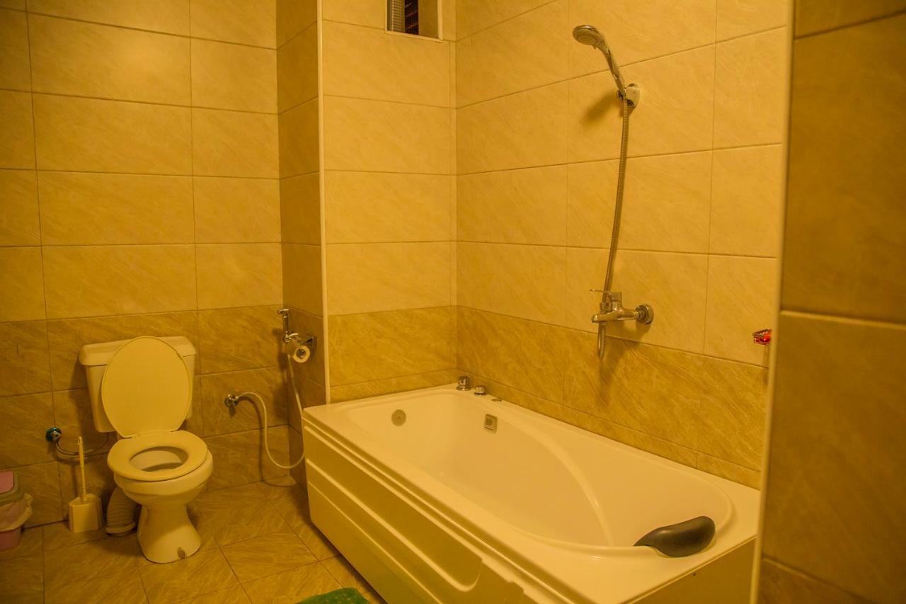 Russell Hotel Кампала Экстерьер фото